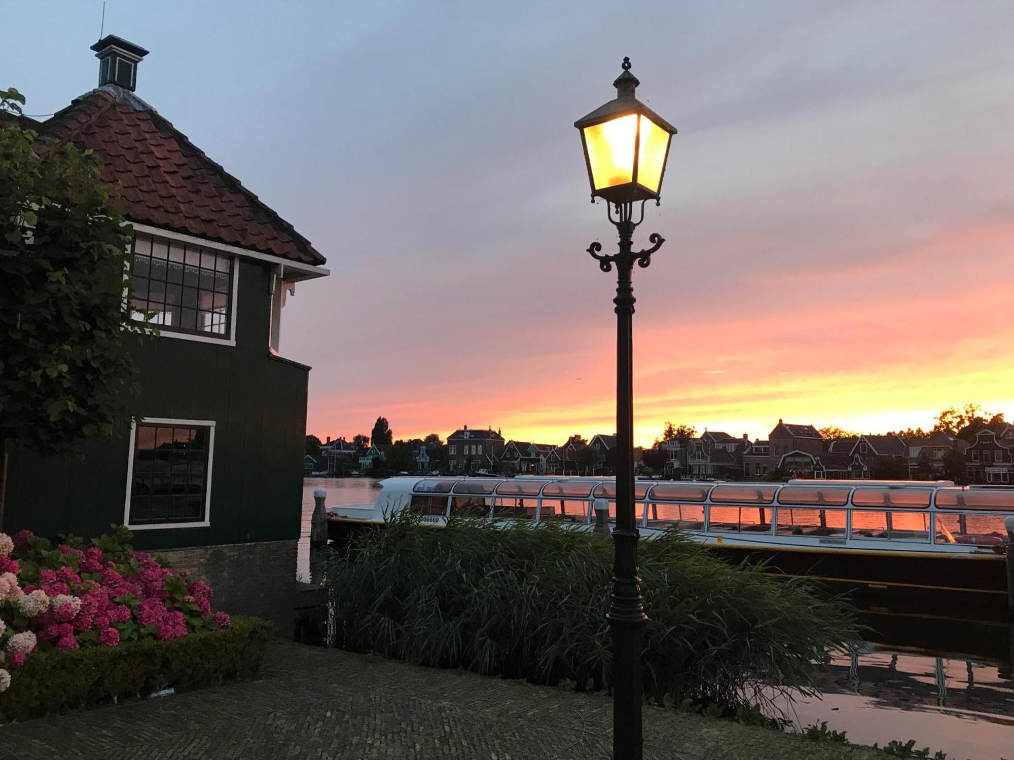 Stay Overnight At Windmill Village Zaanse Schans - Amsterdam Заандам Екстериор снимка